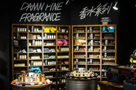 LUSH Paris comme exemple de radio in store