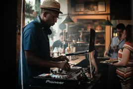 dj music musique bar restaurant