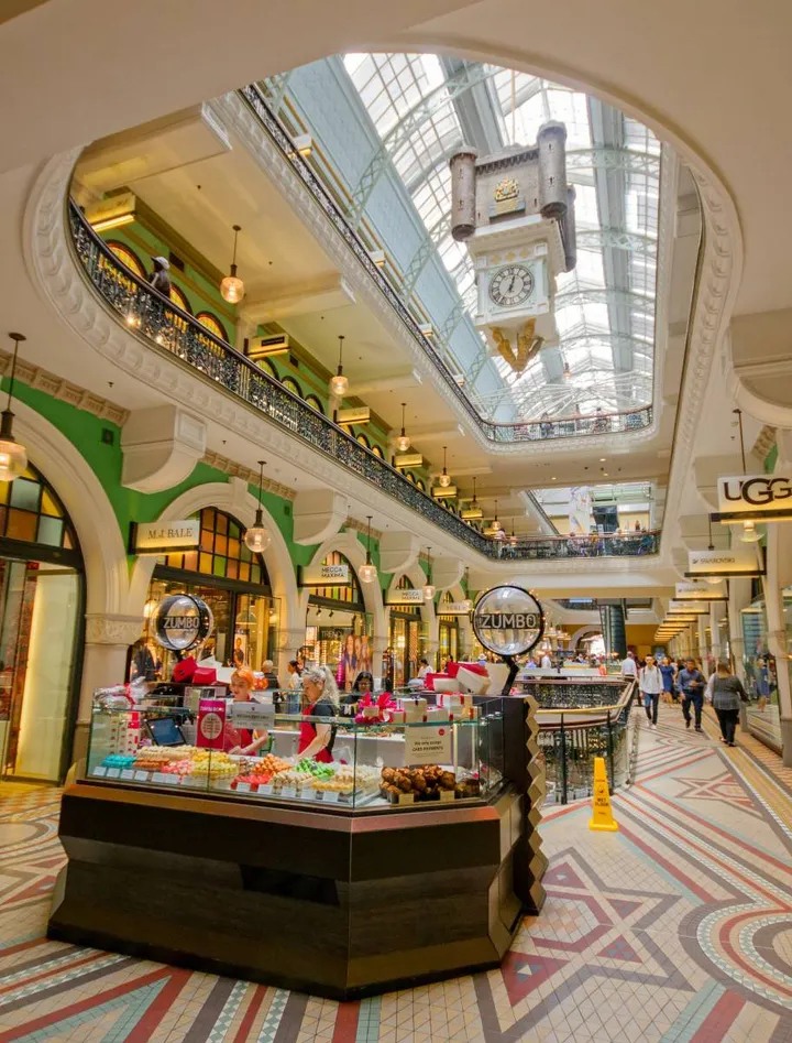 augmenter le trafic d'un centre commercial à paris avec l'ambiance musicale